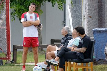 estudiantes y el plan guido carrillo ¿que metodo llevara a cabo eduardo dominguez con el delantero?