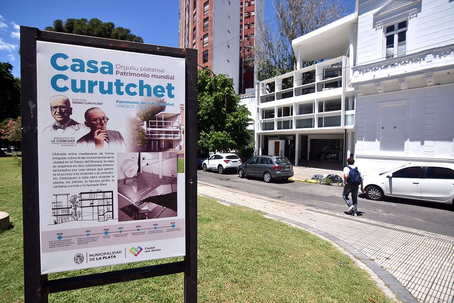 El Director de la Casa Curutchet, Julio Santana, dialogó con La Cielo 103.5 y explicó las claves que conectan a la Casa Curutchet con la capital bonaerense.
