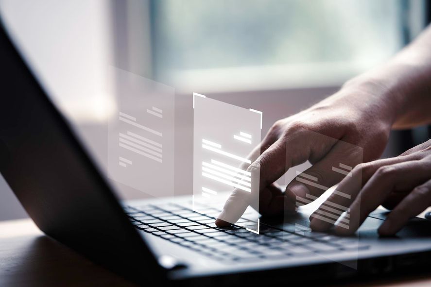 Uno de los hackeos más comunes son aquellos que publican ofertas de empleo falsas en los portales de búsqueda de trabajo. Uno de los hackeos más comunes son aquellos que publican ofertas de empleo falsas en los portales de búsqueda de trabajo.