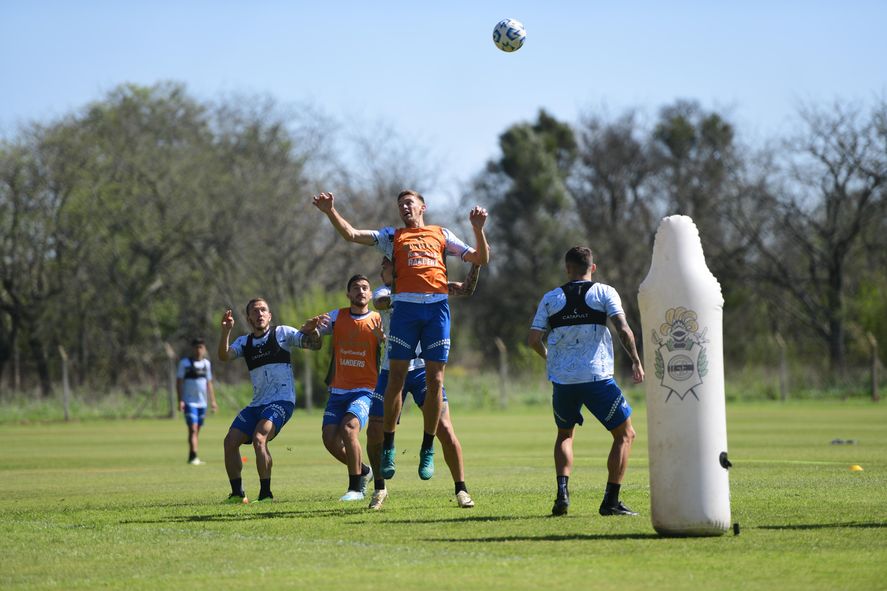 Garayalde es baja. Augusto Max, una chance para reemplazarlo.
