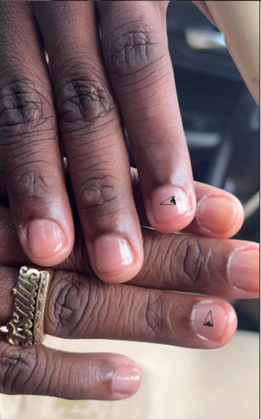 El detalle en las uñas de Cetré El detalle en las uñas de Cetré
