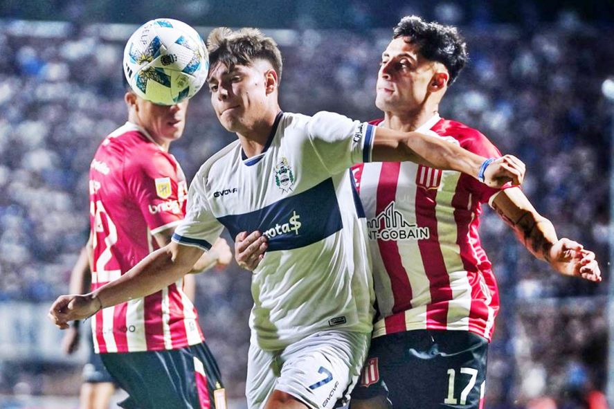 Gimnasia y Estudiantes empataron en 2022 en el primer Clásico Platense.