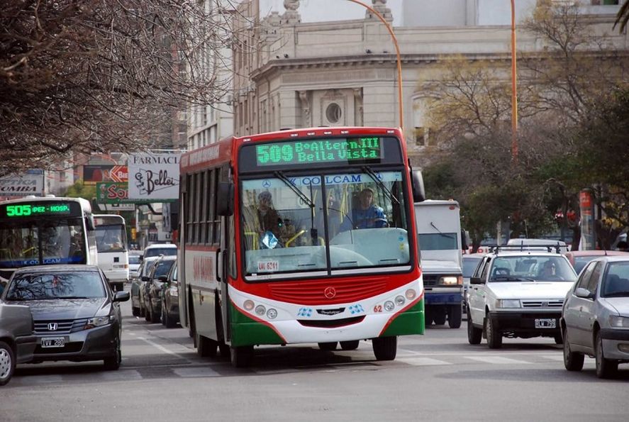 Las líneas de colectivos del AMBA siguen en conflicto. Las líneas de colectivos del AMBA siguen en conflicto.