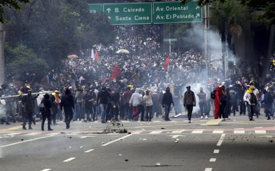 Enfrentamiento en Colombia entre civiles y la policia