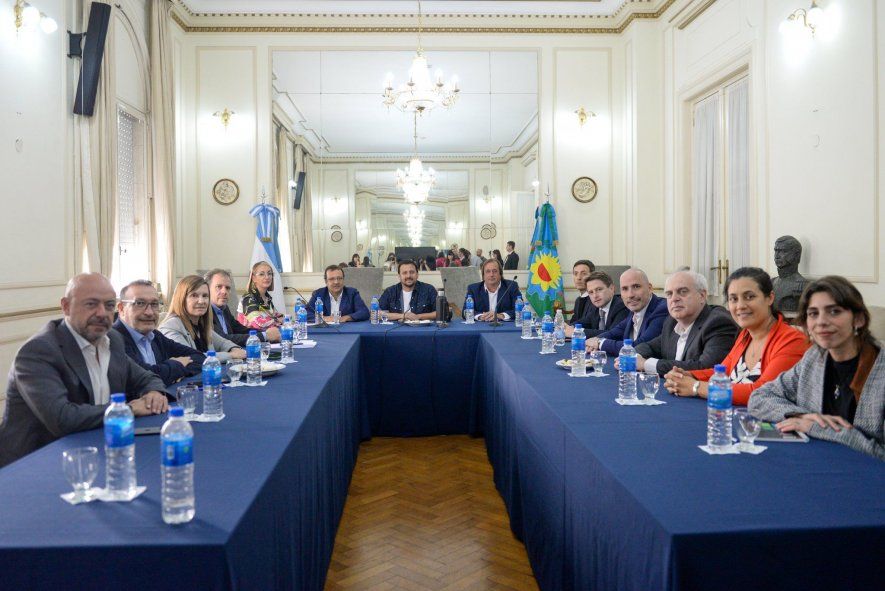La comisión de Asuntos Constitucionales y Acuerdos designó a Emmanuel González Santalla como su presidente.