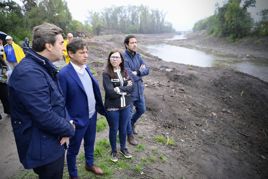 Con crédito internacional, Axel Kicillof y mantiene en marcha una obra estratégica en el río Luján