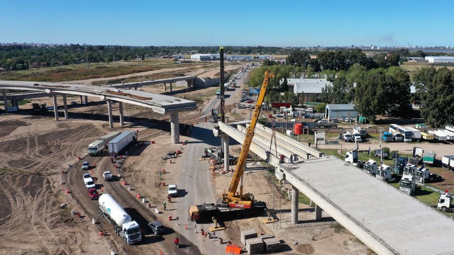 La construcción del Paso Urbano El Cholo mejorará el tránsito y la conectividad de Bahía Blanca y la región.