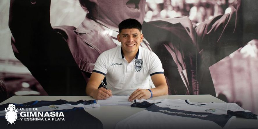 Fabricio Corbalán lateral derecho que ya firmó primer contrato