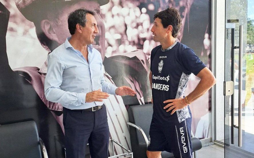 Mariano Cowen y Sebastián Romero en el predio de Gimnasia. Mariano Cowen y Sebastián Romero en el predio de Gimnasia.