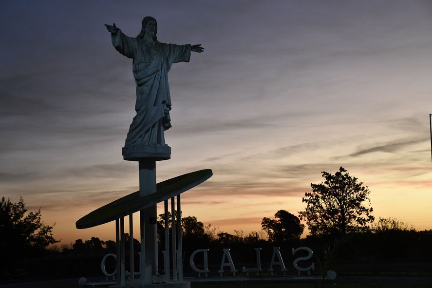 En un nuevo aniversario de Saladillo, Infocielo te invita a recorrer la ciudad a través de 10 fotos increíbles. En un nuevo aniversario de Saladillo, Infocielo te invita a recorrer la ciudad a través de 10 fotos increíbles.