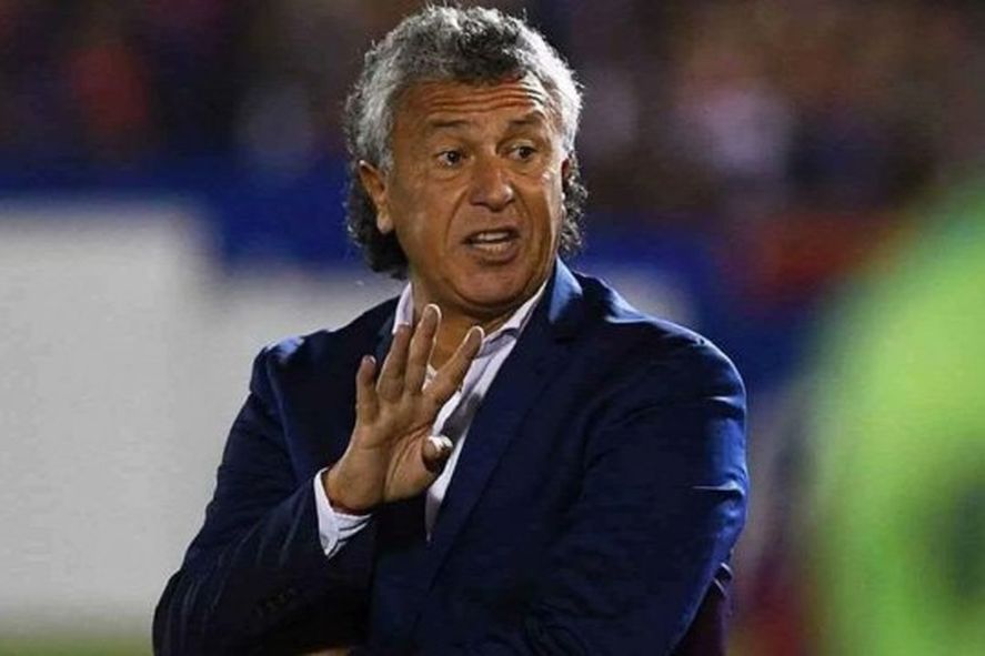 Cuatro son los partidos de Pipo de Gimnasia: sus dos victorias echaron dos técnicos.