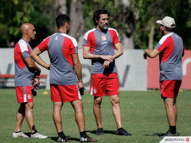 Eduardo Domínguez y los cambios que evalúa en Estudiantes para recibir a Newell´s por Copa de la Liga Eduardo Domínguez y los cambios que evalúa en Estudiantes para recibir a Newell´s por Copa de la Liga