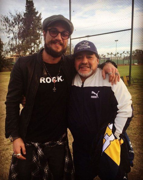 Daniel Osvaldo junto a Diego Maradona Daniel Osvaldo junto a Diego Maradona