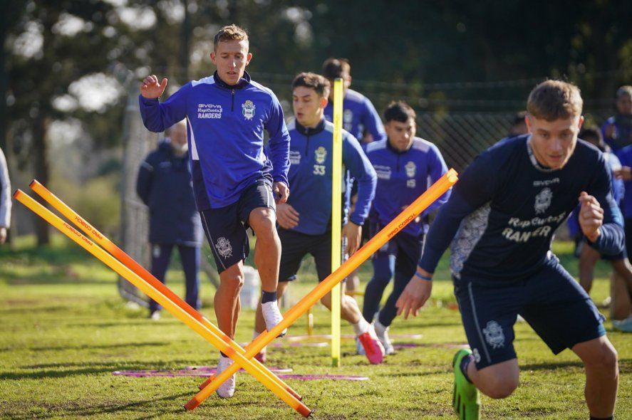 Pablo De Blasis sigue con la puesta a punto en el Gimnasia de Sebastián Romero Pablo De Blasis sigue con la puesta a punto en el Gimnasia de Sebastián Romero