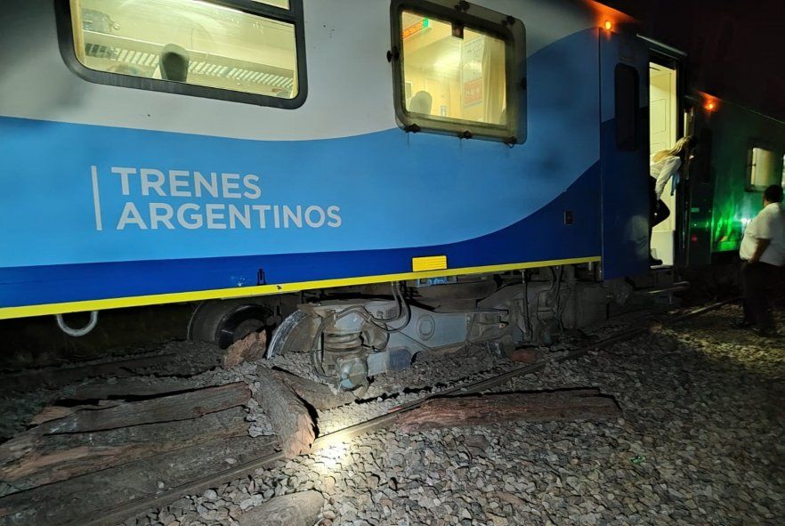 El tren que no volvió más: A un año del descarrilamiento que frenó el servicio Bahía Blanca- Buenos Aires