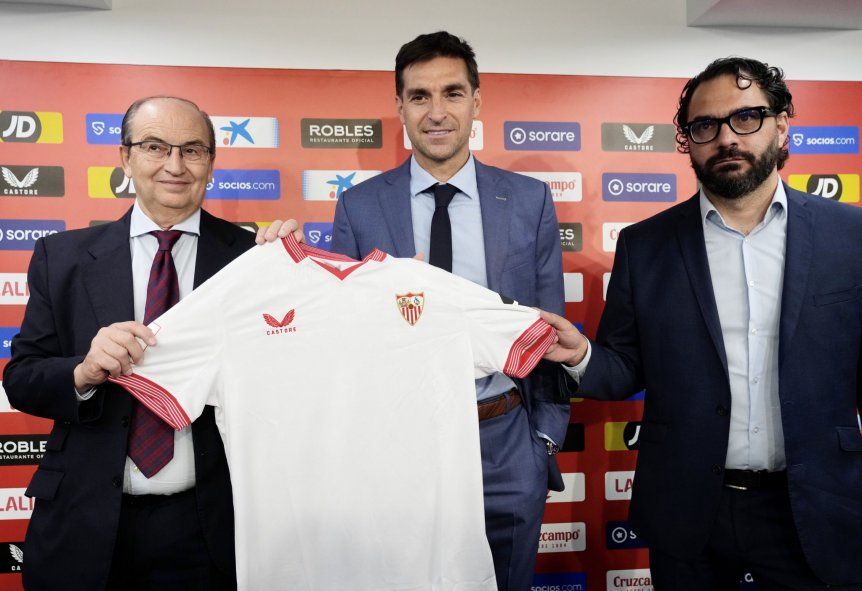 Diego Alonso fue presentado en Sevilla. Era el sueño imposible de la CD de Gimnasia. Diego Alonso fue presentado en Sevilla. Era el sueño imposible de la CD de Gimnasia.