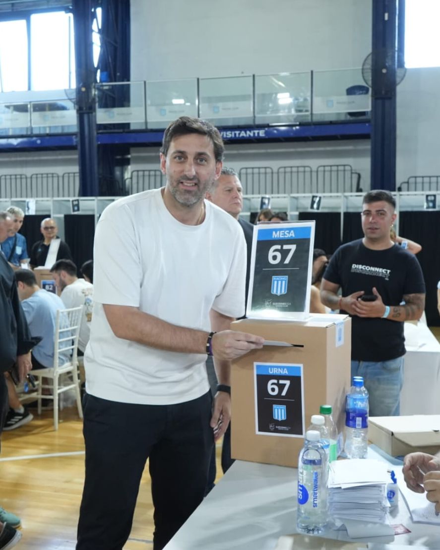 Diego Milito es el nuevo presidente de Racing. Diego Milito es el nuevo presidente de Racing.