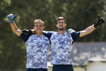 Tomas Durso, junto a Rodrigo Rey, en Gimnasia