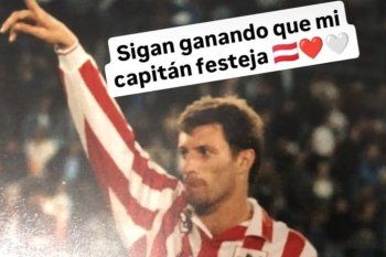 La consagración de Estudiantes y el recordatorio para Edgardo Prátola por parte de su familia y de sus excompañeros