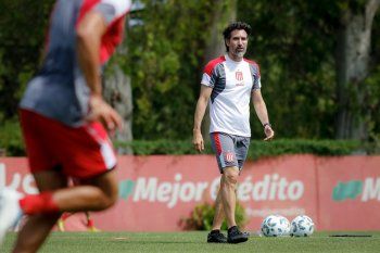 Eduardo Domínguez dio a conocer la lista de convocados de Estudiantes