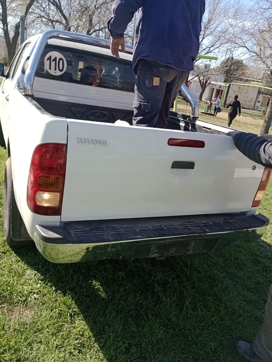 El desmantelamiento de la palza a cargo de personas que circulan en camionetas sin patente 