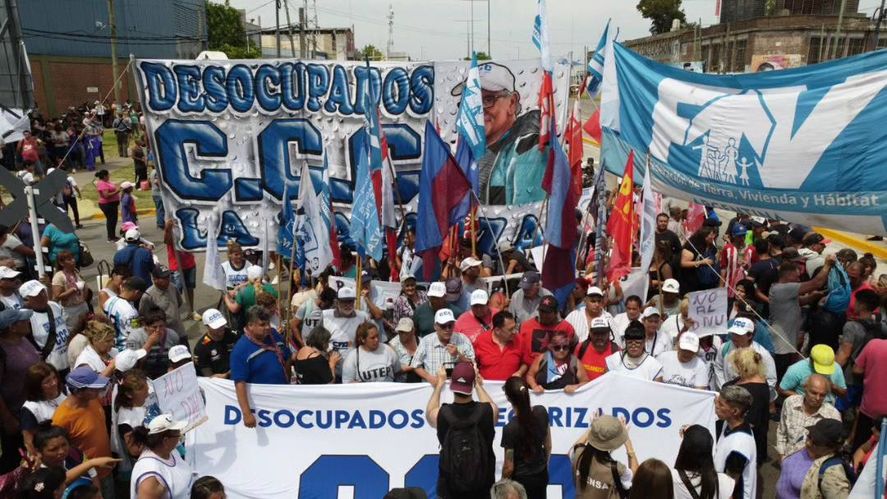 El Gobierno abre otro frente de disputa por los fondos a comedores: ¿Envía menos o más alimentos?