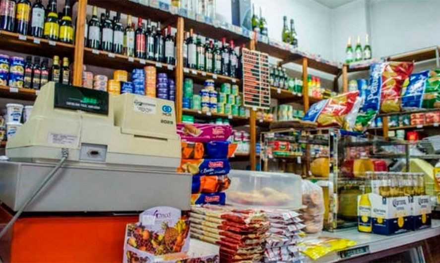 El relevamiento de la canasta alimentaria se llevó a cabo en 18 comercios de La Plata ( en13 barrios) con venta al público de los tres rubros; verdulería, almacén y carnicería. El relevamiento de la canasta alimentaria se llevó a cabo en 18 comercios de La Plata ( en13 barrios) con venta al público de los tres rubros; verdulería, almacén y carnicería.