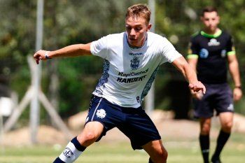 Alexis Steimbach da pelea por ser de la partida en Gimnasia.