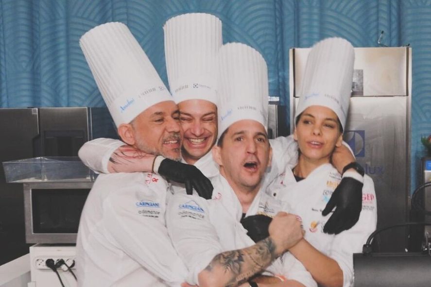 Eduardo Zacaría, Corina Cambón, Alberto Alegre, Rubén Darré y Santiago Nieto integran la Selección Argentina que representó al país en el Mundial del Helado Artesanal. 
