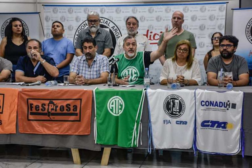 Estatales se adelantan al paro de la CGT y movilizan con un nuevo frente sindical Estatales se adelantan al paro de la CGT y movilizan con un nuevo frente sindical