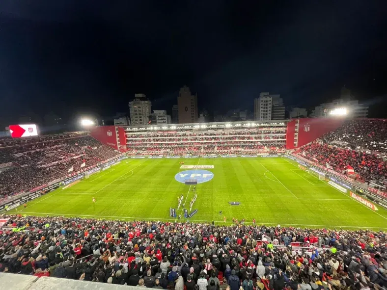 Estudiantes recibe a Deportivo Riestra en UNO por la fecha 2 de la Liga Profesional. Estudiantes recibe a Deportivo Riestra en UNO por la fecha 2 de la Liga Profesional.