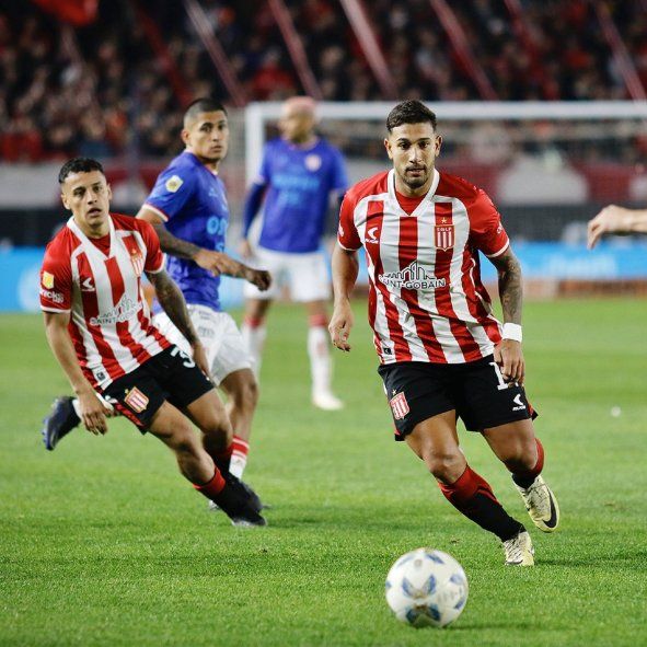 Eros Mancuso en acción en Estudiantes vs. Unión por la fecha 6 de la Liga Profesional Eros Mancuso en acción en Estudiantes vs. Unión por la fecha 6 de la Liga Profesional