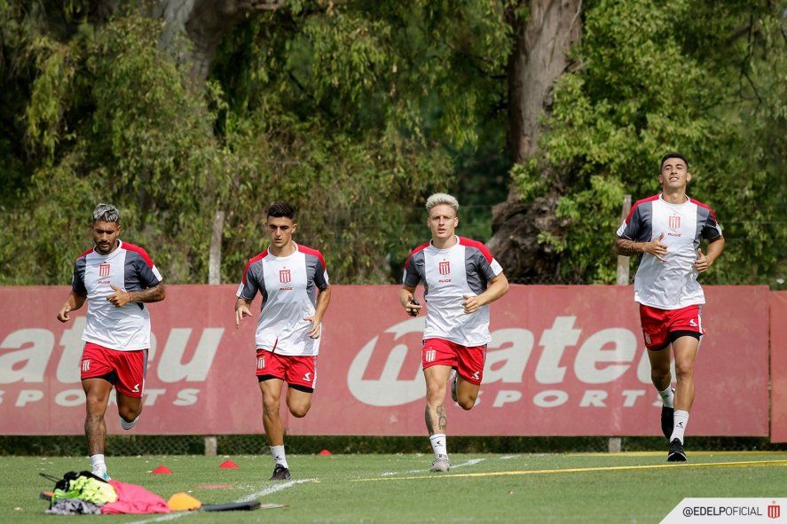 Entrenamiento de Estudiantes en el Country Club de City Bell Entrenamiento de Estudiantes en el Country Club de City Bell