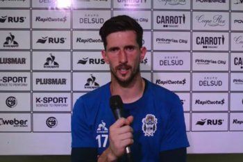 Rey cumplió con su primera conferencia y se mostró ilusionado.