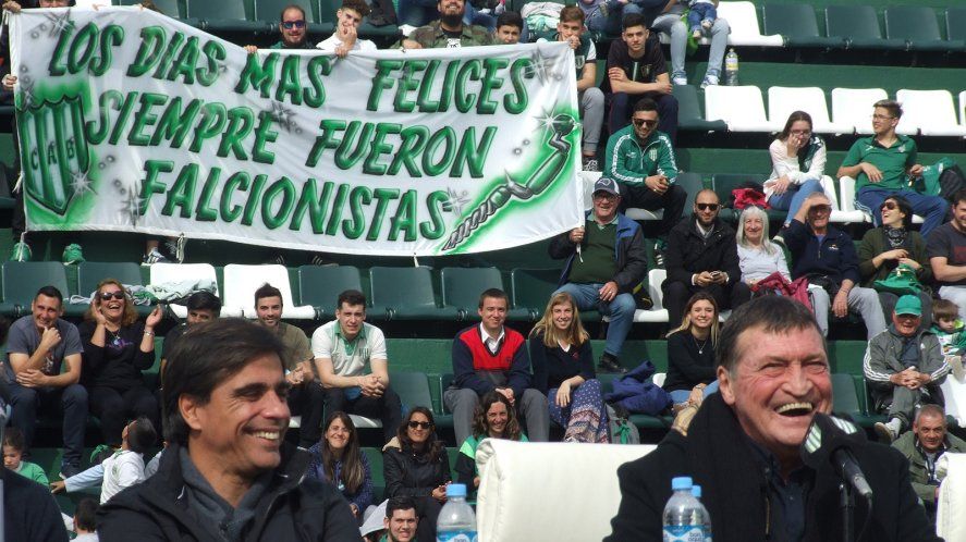 Sanguinetti, Falcioni y una bandera que lo dice todo: Archu está a 90 minutos de obtener la suya.