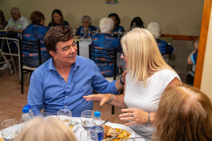 Desde La Matanza señalaron que los refuerzos alimentarios alcanzan a unas 15 mil personas mayores que asisten a los Centros de Jubilados.