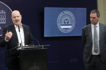 sigue la guerra libertaria contra el empleo publico, entre el alerta y el paro