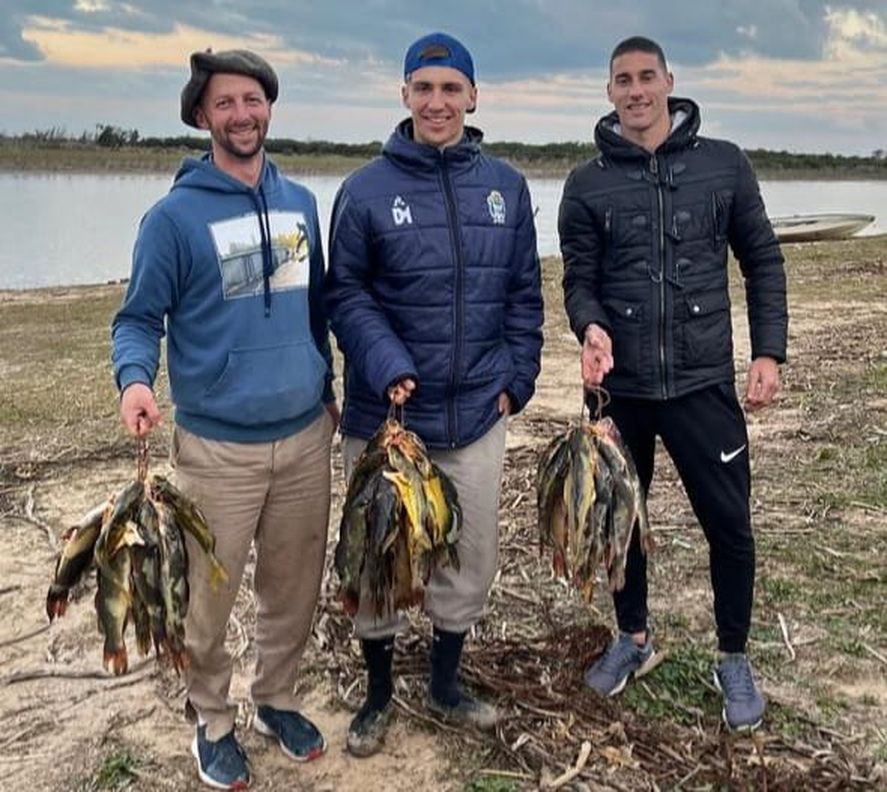 Felipe Sánchez y el Yacaré Morales pasaron este tiempo de descanso a pura pesca.