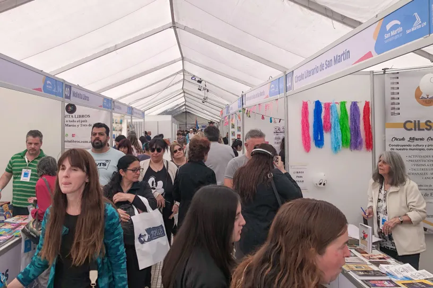 La Feria del Libro de San Martín se realizará desde el jueves 17 al domingo 20 de octubre, con entrada libre y gratuita La Feria del Libro de San Martín se realizará desde el jueves 17 al domingo 20 de octubre, con entrada libre y gratuita