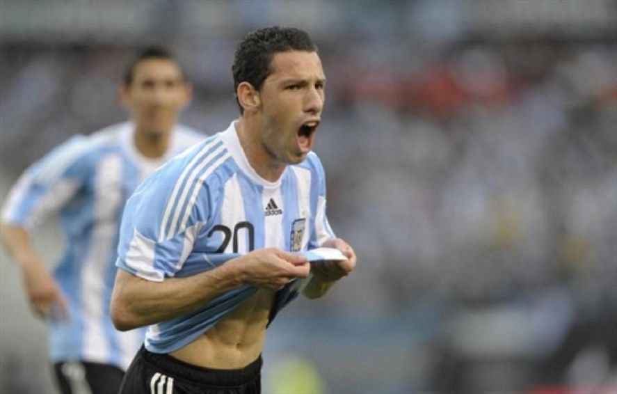 Maxi Rodriguez, marcó 2 goles en aquella goleada de Argentina. Maxi Rodriguez, marcó 2 goles en aquella goleada de Argentina.