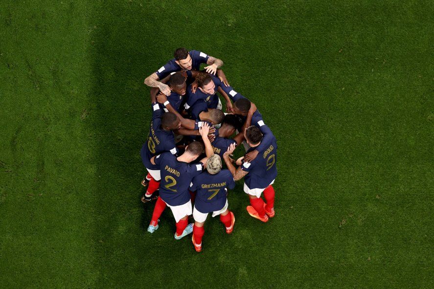 Francia al cabo de los primeros 45 minutos le gana 2-1 a Australia por el grupo C del Mundial Qatar 2022