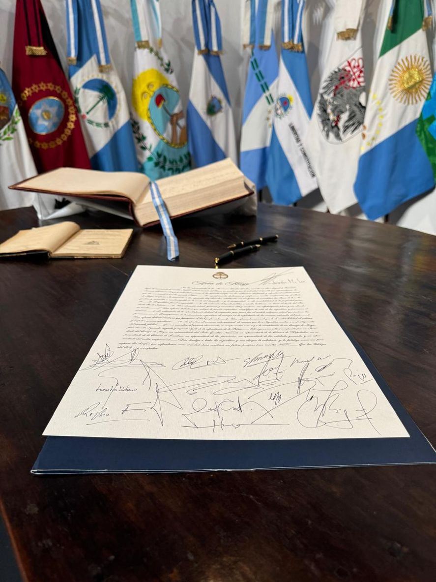 El Pacto de Mayo firmado por 18 gobernadores y Javier Milei en la vigilia por el 9 de Julio.