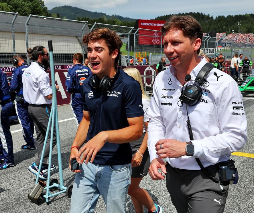 Franco Colapinto junto a James Vowles, director deportivo de Williams F1 Racing Team. Franco Colapinto junto a James Vowles, director deportivo de Williams F1 Racing Team.