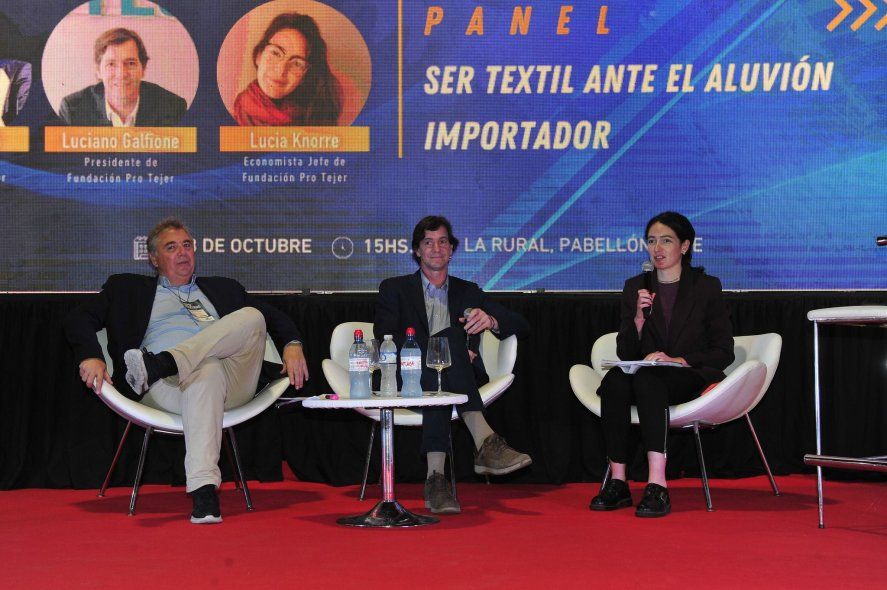 Los textiles de la Fundación Pro Tejer destacaron las políticas industriales y proteccionistas de Trump. Los textiles de la Fundación Pro Tejer destacaron las políticas industriales y proteccionistas de Trump.