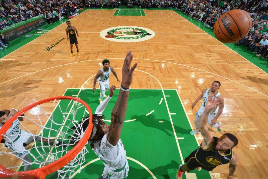 Boston se quedó con el Juego 3 de la Final de la NBA. Básquet
