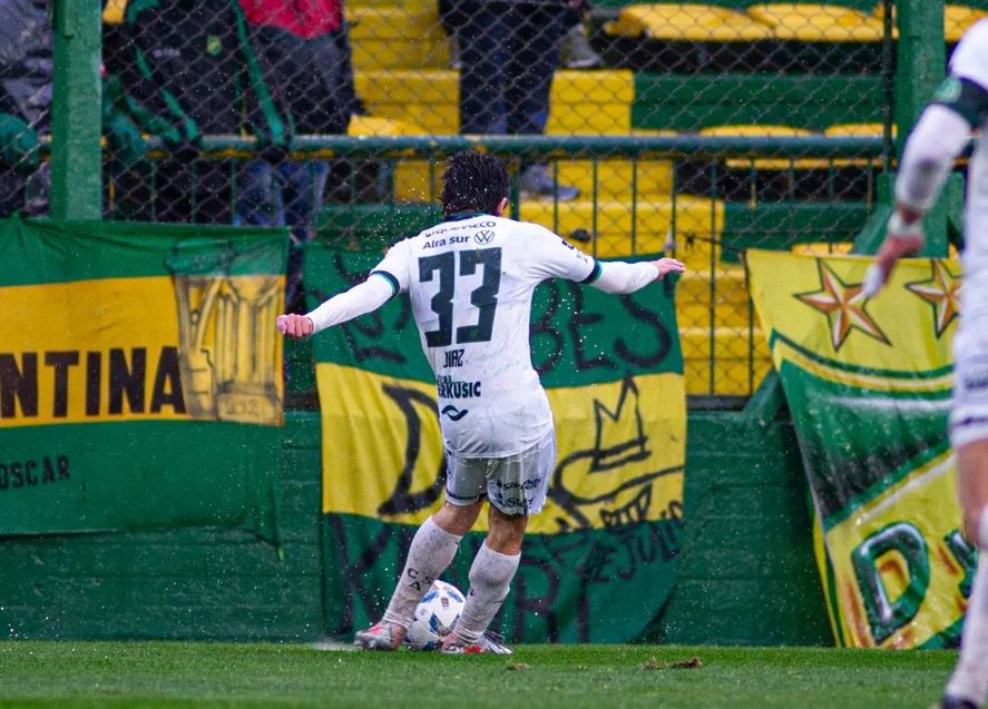 Gabriel Díaz, lateral de Sarmiento en el radar de Estudiantes. Gabriel Díaz, lateral de Sarmiento en el radar de Estudiantes.
