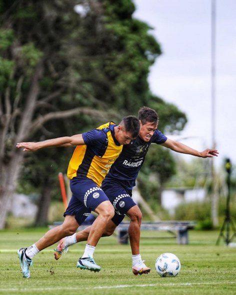 Agustín Bolívar y Lautaro Chávez en el entrenamiento de Gimnasia Agustín Bolívar y Lautaro Chávez en el entrenamiento de Gimnasia