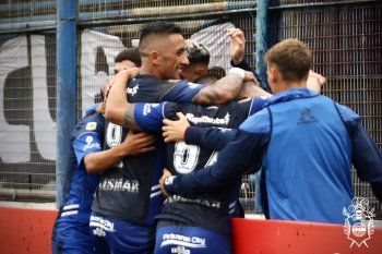 Gimnasia sumó tres puntos importantes en el Bosque.