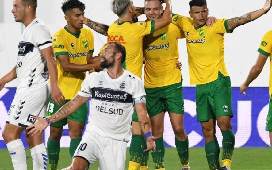 Gimnasia cayó con Defensa en su última presentación por la Copa de la Liga.