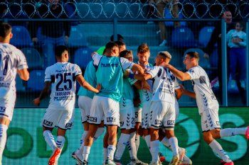 Gimnasia cerró su arco, llega con 3 victorias consecutivas y sueña con la clasificación a 4tos de final.